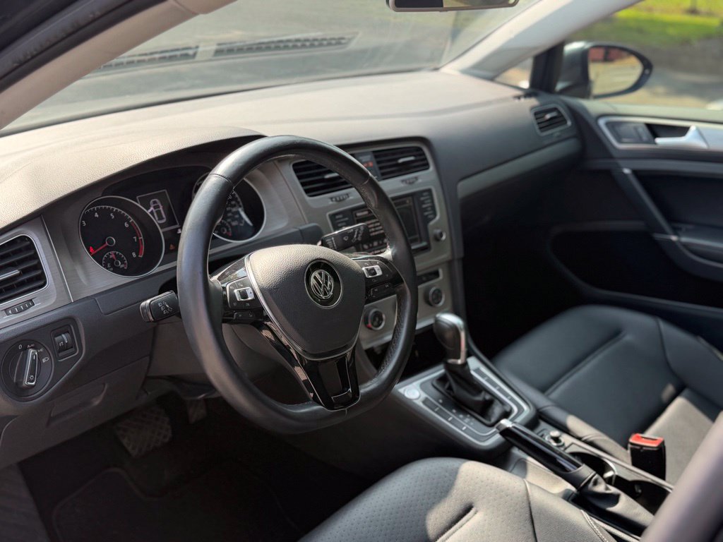 Used 2017 Volkswagen Golf S FWD image 11
