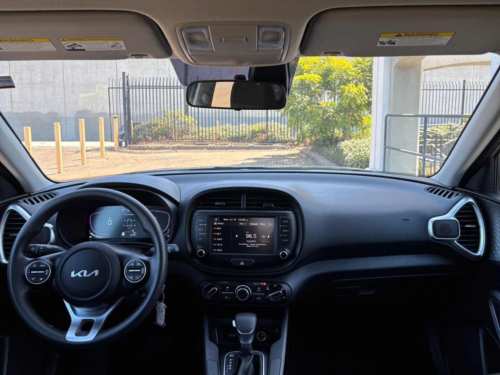 Used 2025 Kia Soul LX w/ LX Technology Package FWD image 31