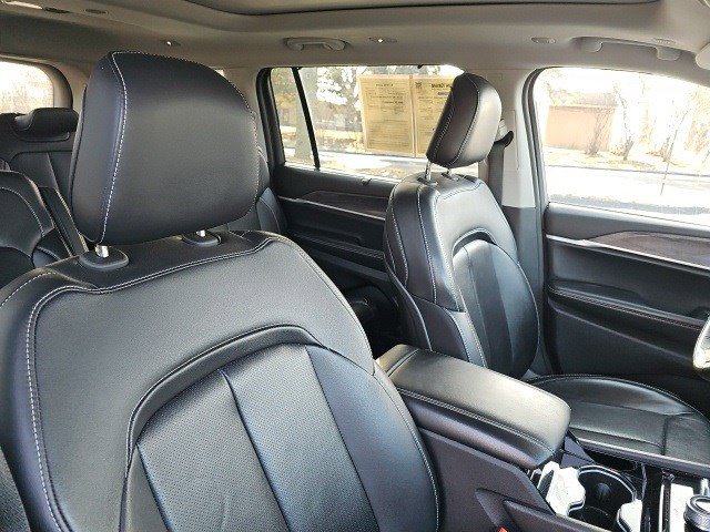 Used 2022 Jeep Grand Cherokee L Limited w/ Luxury Tech Group II image 12