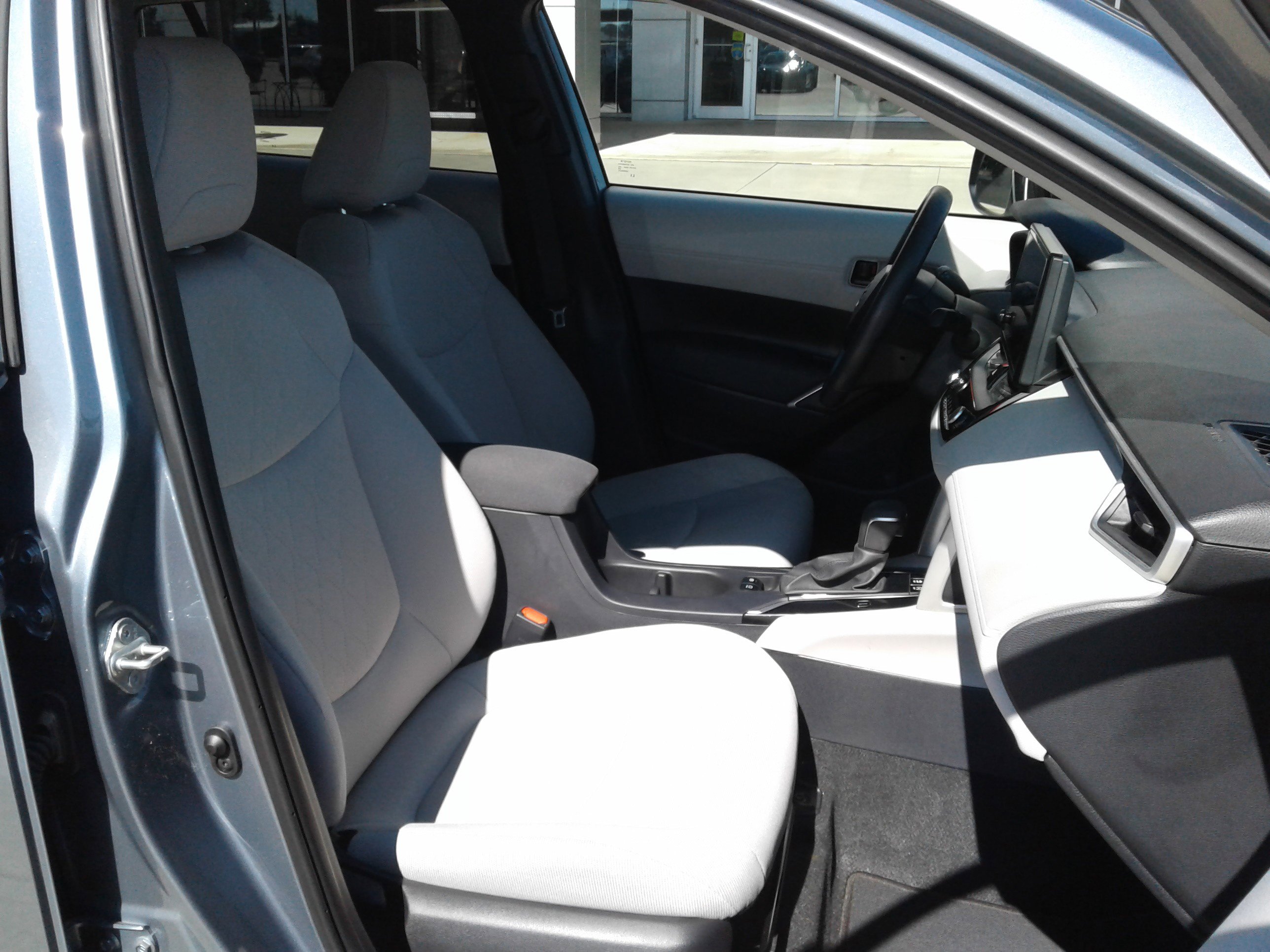 Used 2024 Toyota Corolla Cross LE image 10