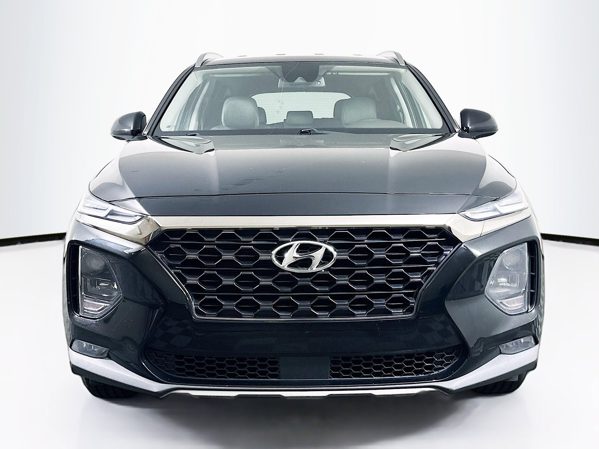 Used 2019 Hyundai Santa Fe SEL w/ Cargo Package FWD image 2