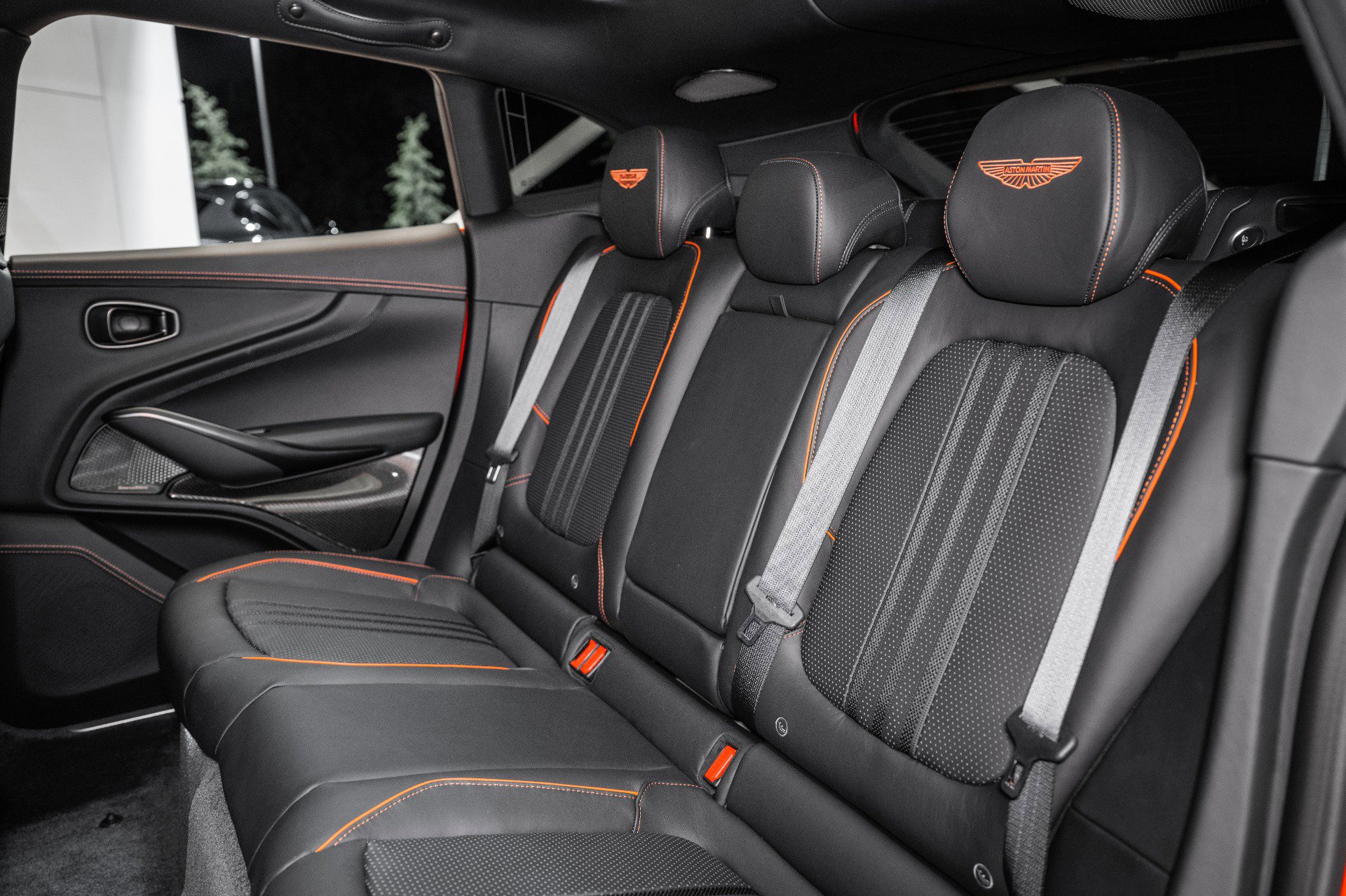 Used 2025 Aston Martin DBX 707 image 16