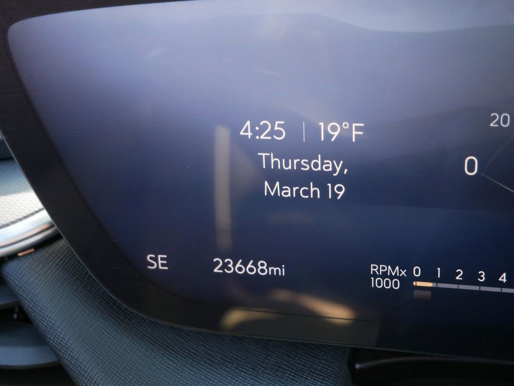 Used 2025 Buick Enclave Sport Touring image 27