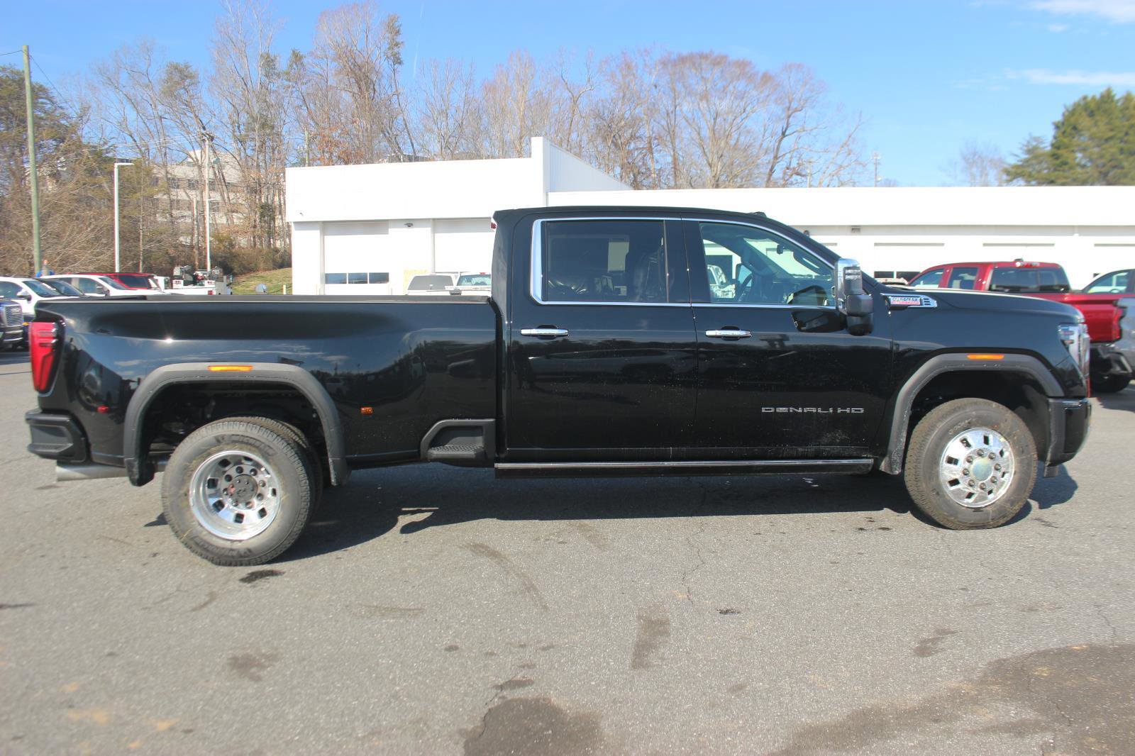 New 2026 GMC Sierra 3500 Denali w/ Denali Reserve Package image 8