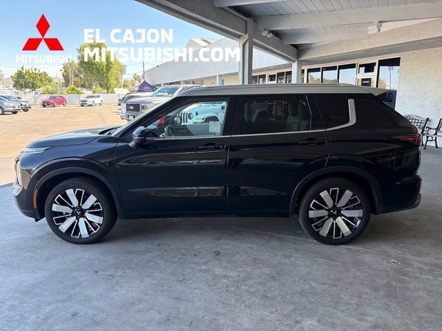 Used 2025 Mitsubishi Outlander AWD image 6