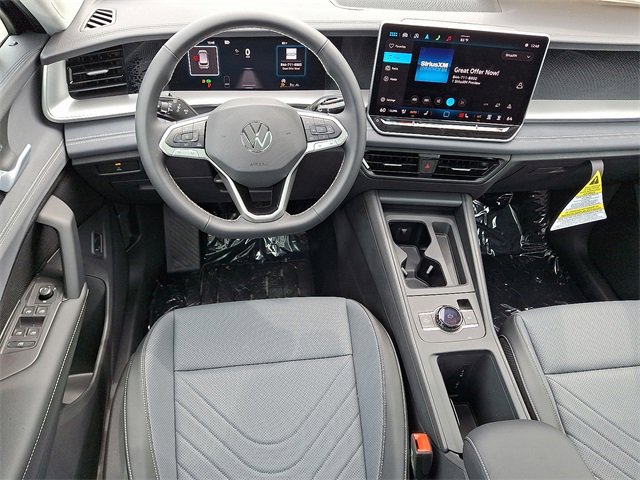 New 2025 Volkswagen Tiguan SE image 2