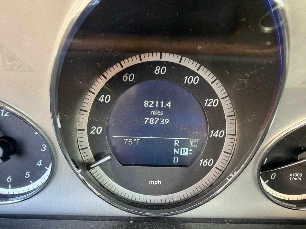 Used 2010 Mercedes-Benz E 550 4MATIC Sedan image 12