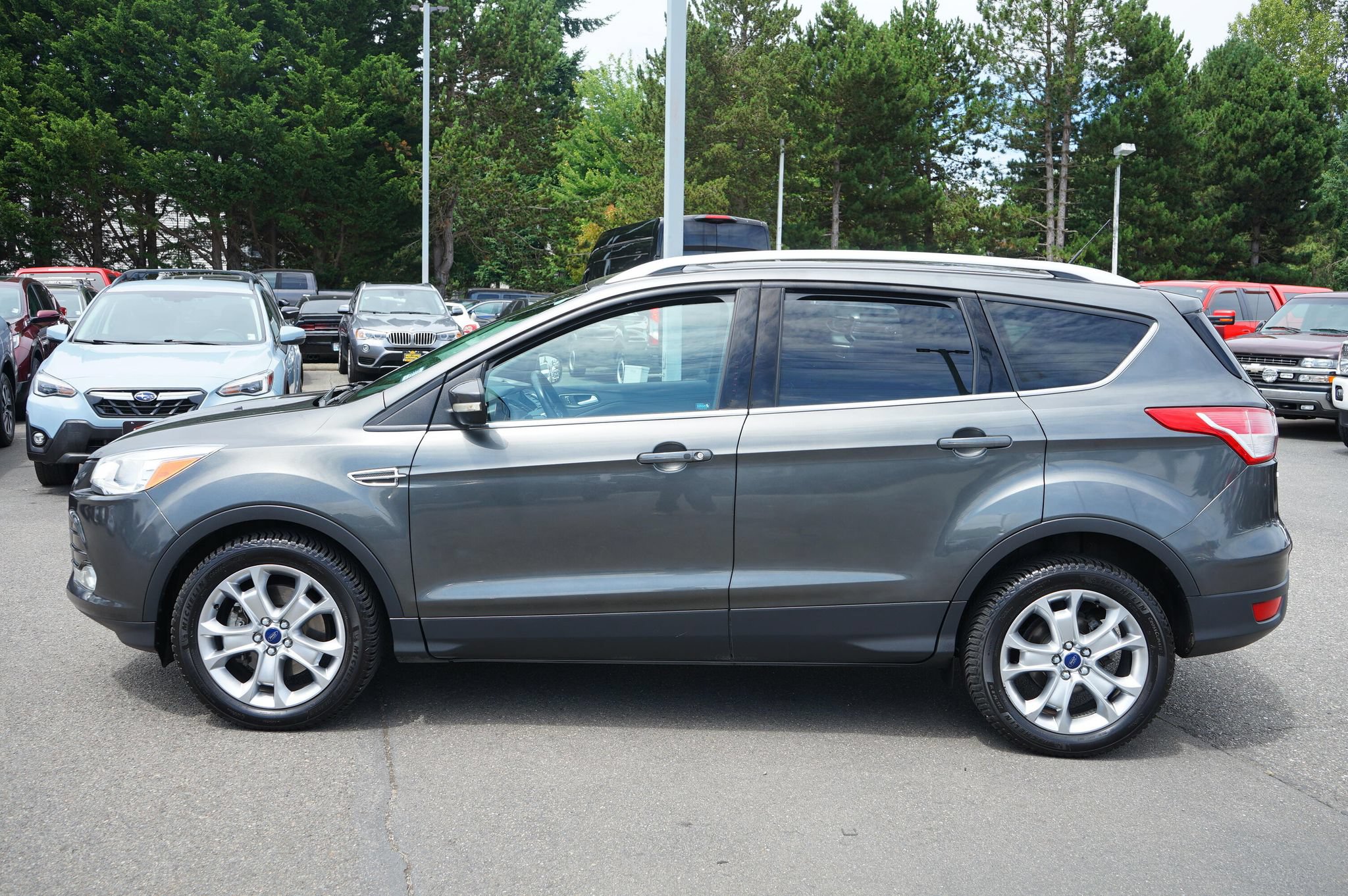 Used 2016 Ford Escape Titanium AWD/4WD image 2