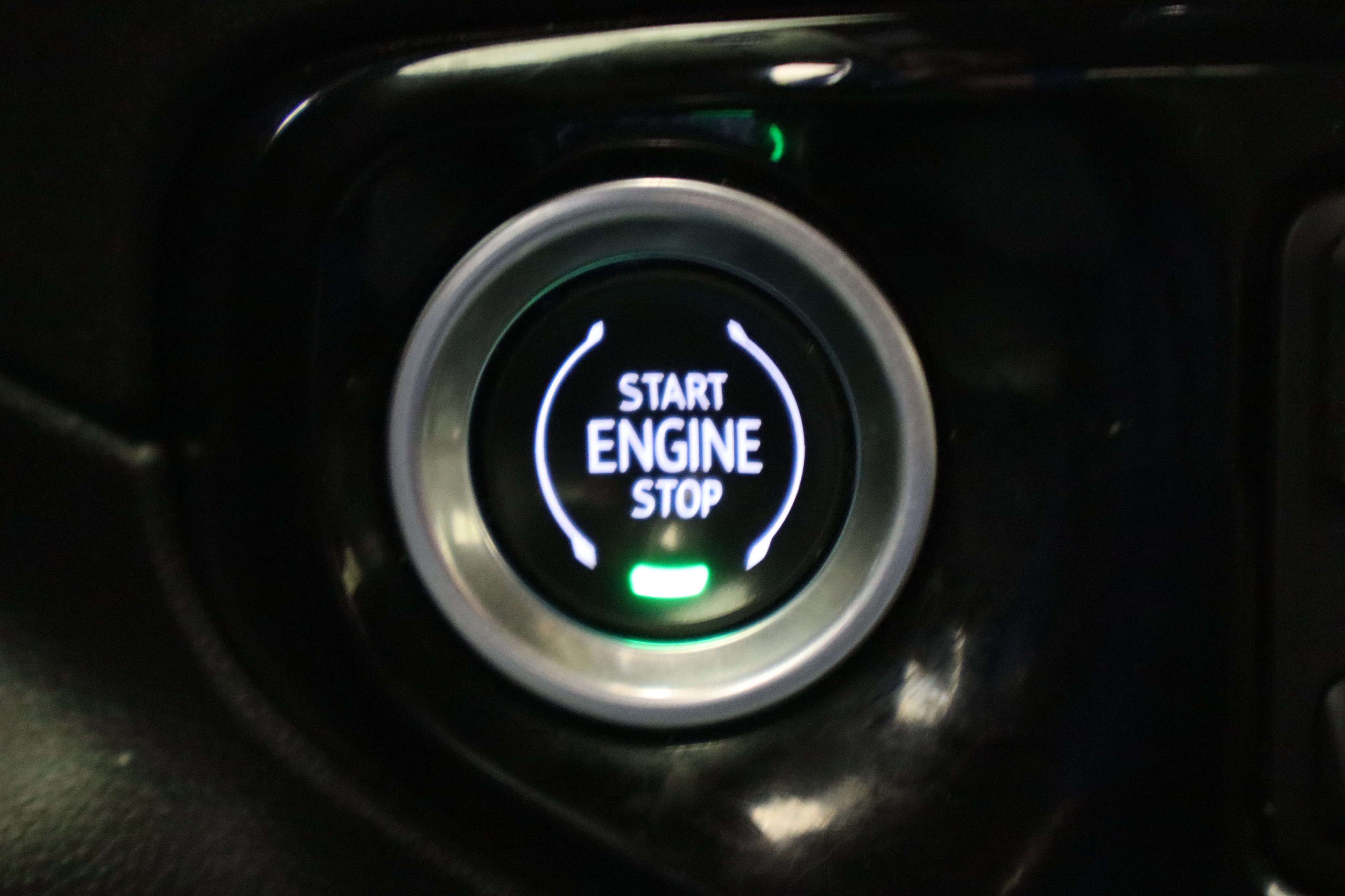 Used 2022 Chevrolet Silverado 1500 ZR2 w/ Technology Package image 32