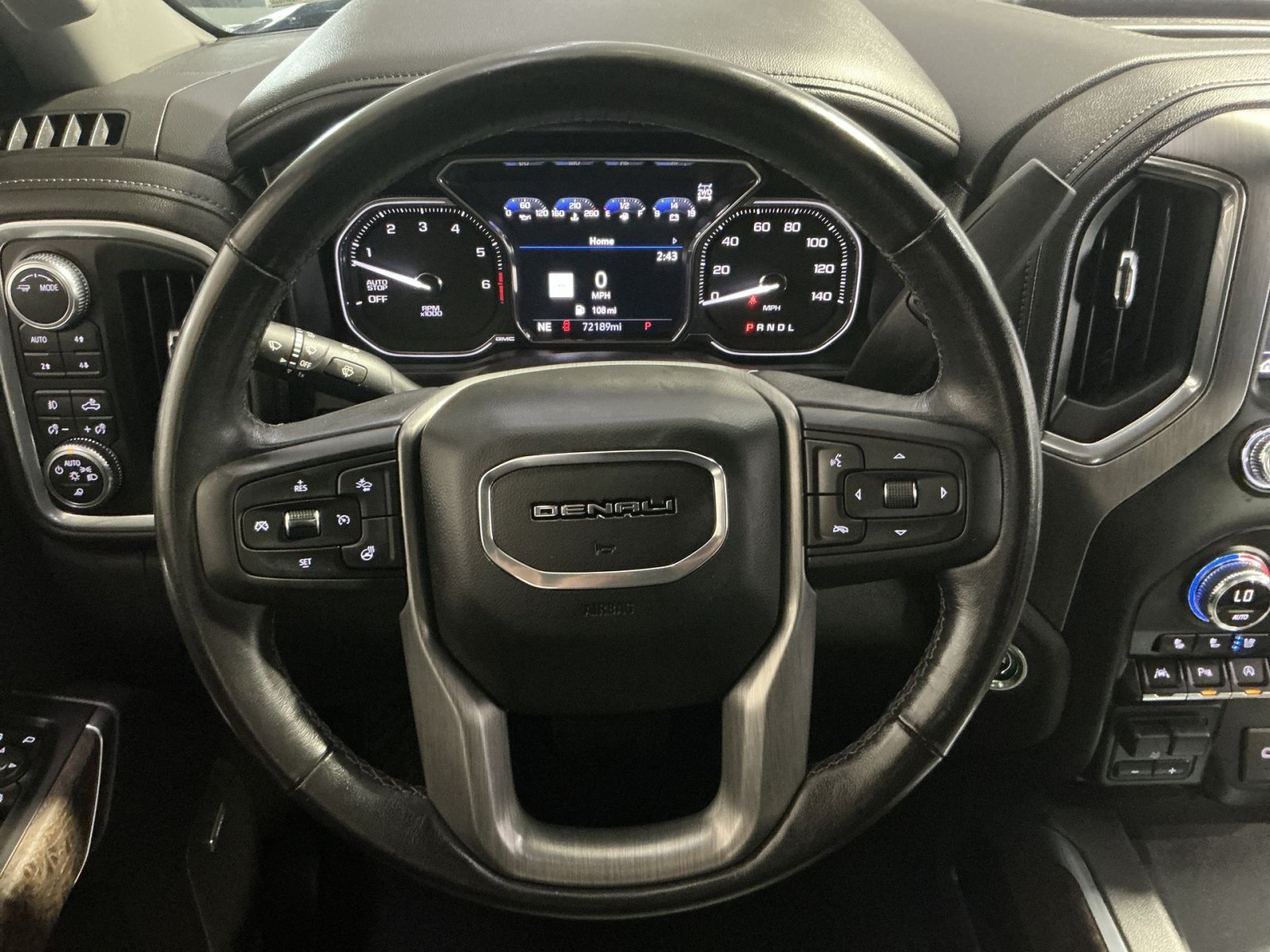 Used 2021 GMC Sierra 1500 Denali w/ Denali Ultimate Package AWD/4WD image 17