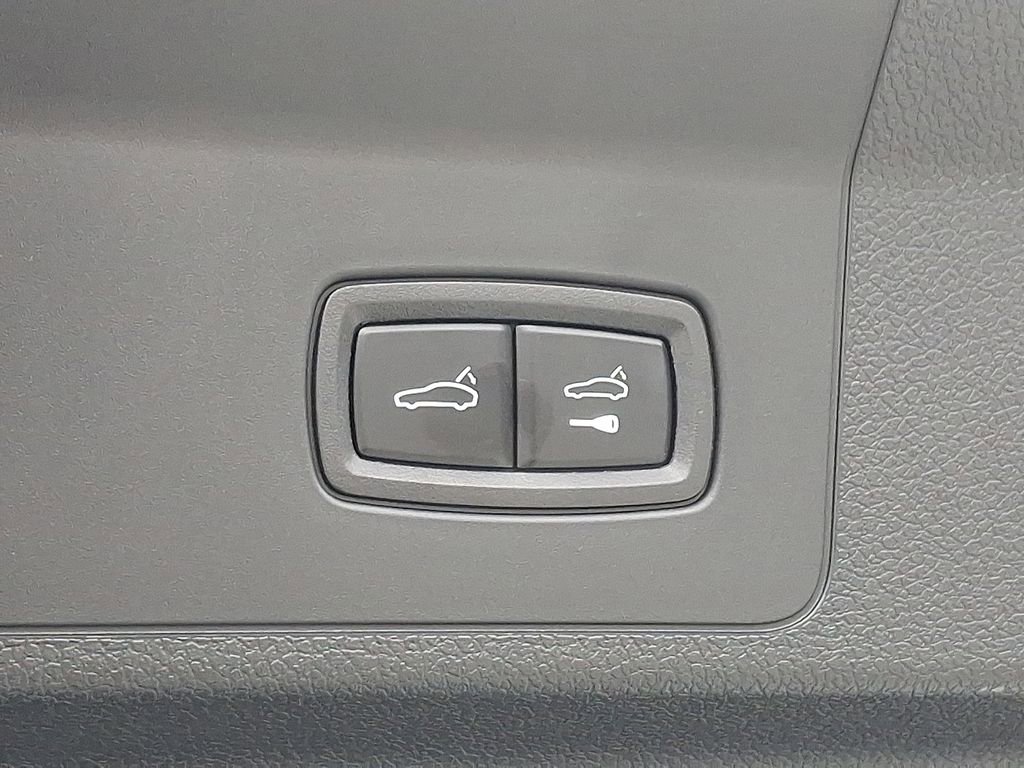 Used 2024 Porsche Panamera image 31