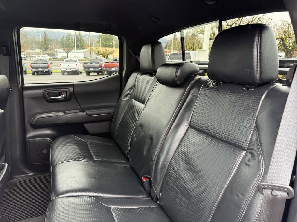 Used 2020 Toyota Tacoma TRD Off-Road w/ TRD Premium Off Road Package image 30