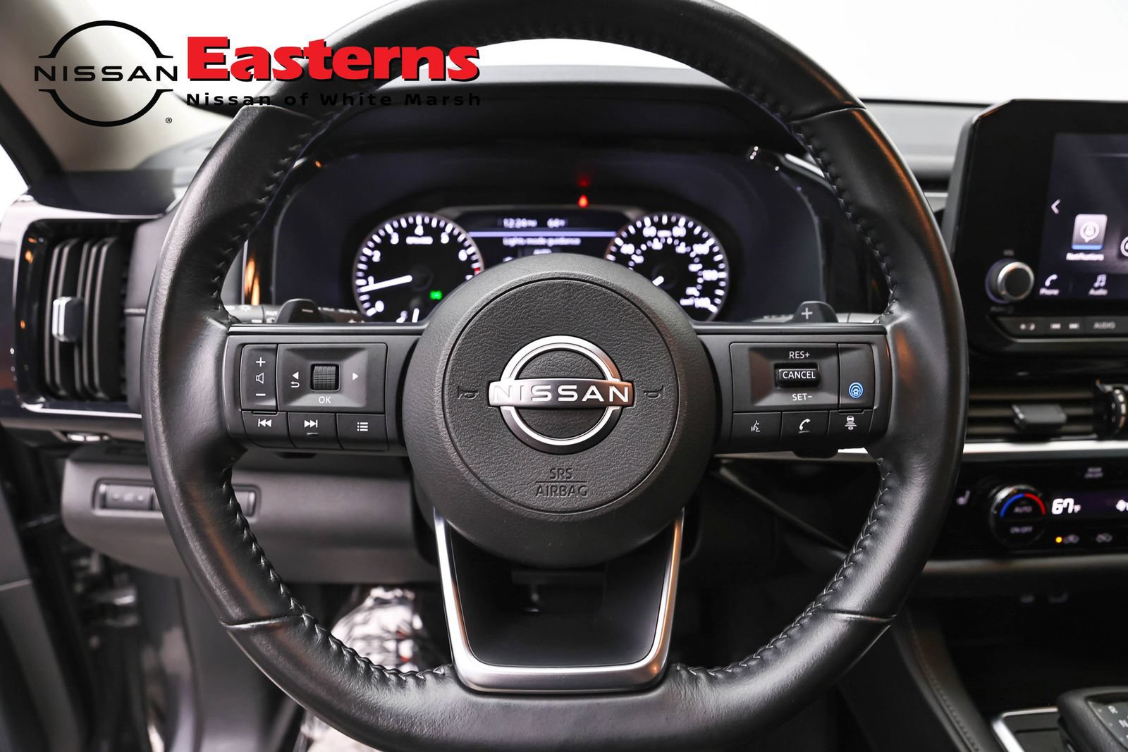 Used 2025 Nissan Pathfinder SV FWD image 10