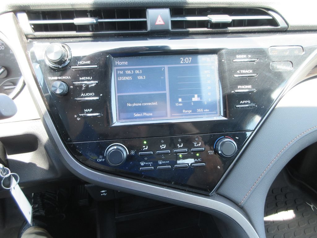 Used 2019 Toyota Camry LE FWD image 27