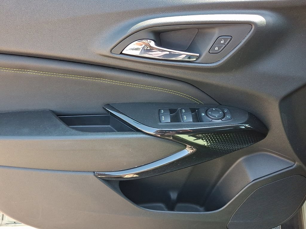 Certified 2024 Chevrolet Trax ACTIV w/ Sunroof Package FWD image 12