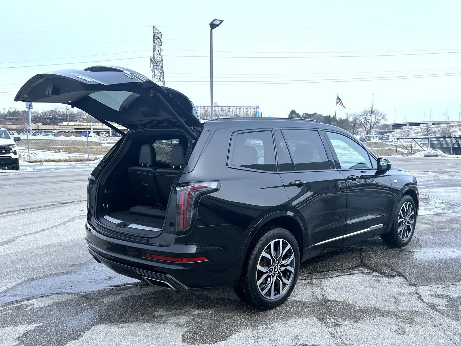 Used 2022 Cadillac XT6 Sport w/ Platinum Package image 23