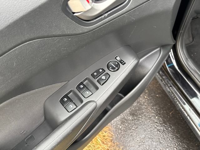 Used 2021 Hyundai Accent SEL image 11