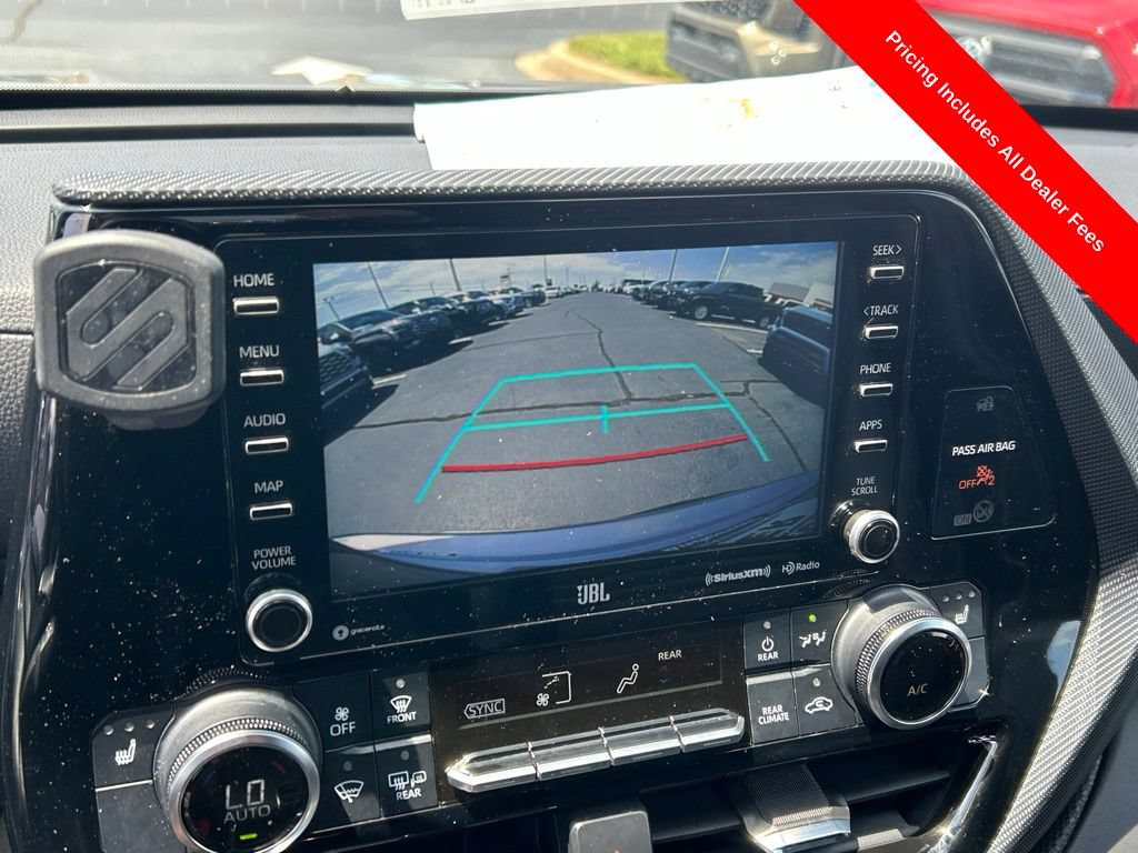 Used 2022 Toyota Highlander XSE FWD image 14