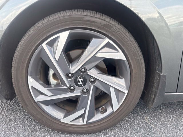 Used 2025 Hyundai Elantra Sport FWD image 12