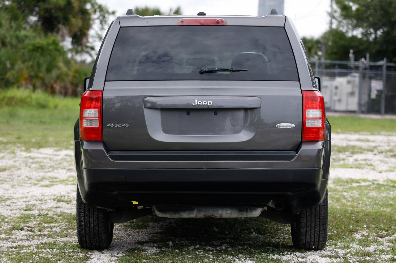 Used 2016 Jeep Patriot Latitude AWD/4WD image 7