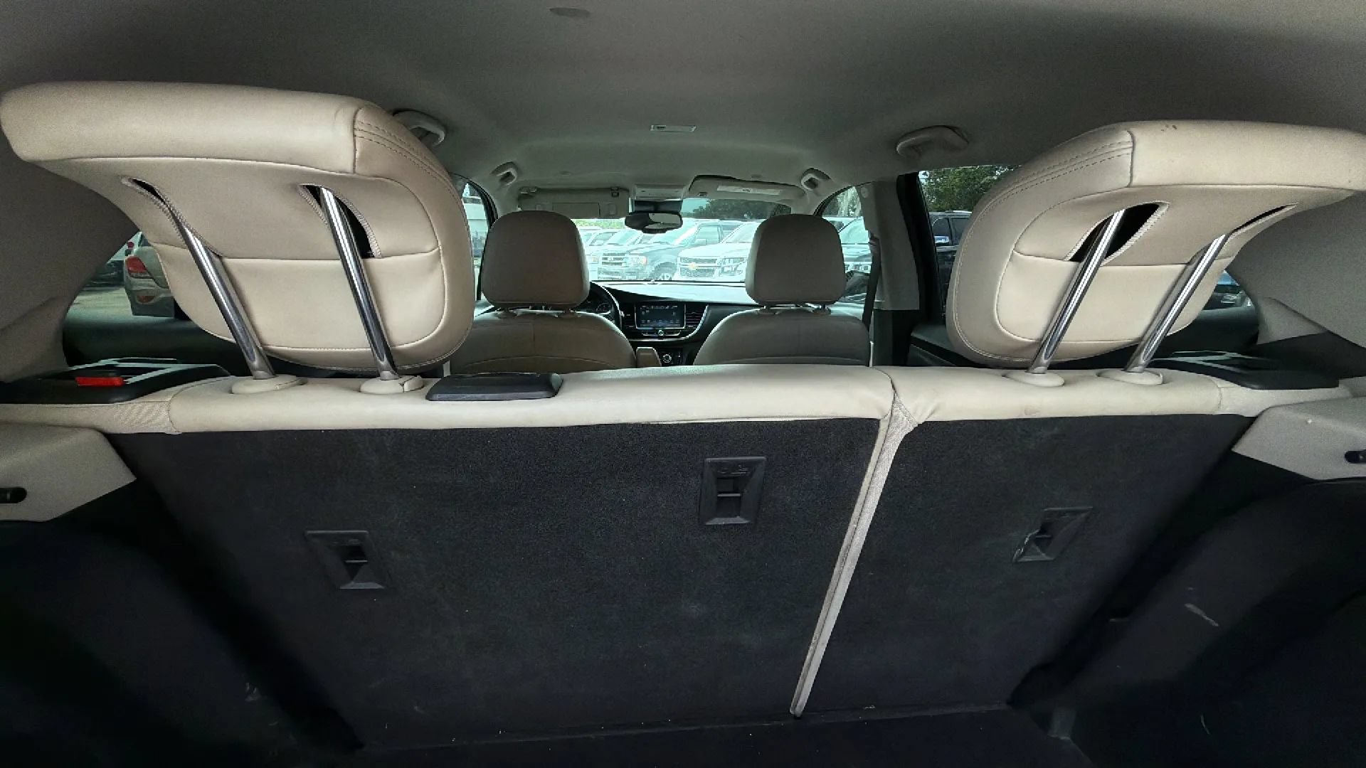Used 2017 Buick Encore Essence FWD image 9