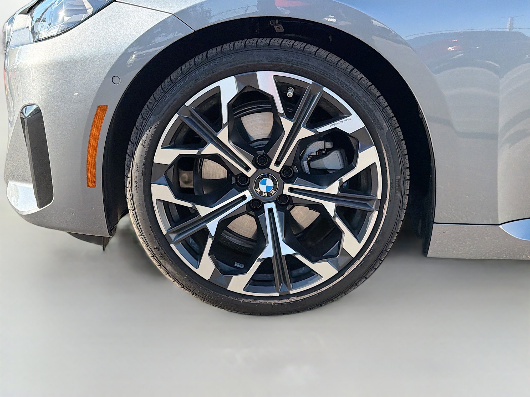 Used 2025 BMW 230i Coupe w/ Parking Assistance Package RWD image 41