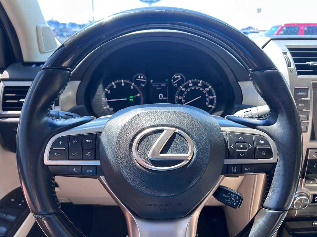 Used 2021 Lexus GX 460 Luxury w/ Sport Design Package AWD/4WD image 32