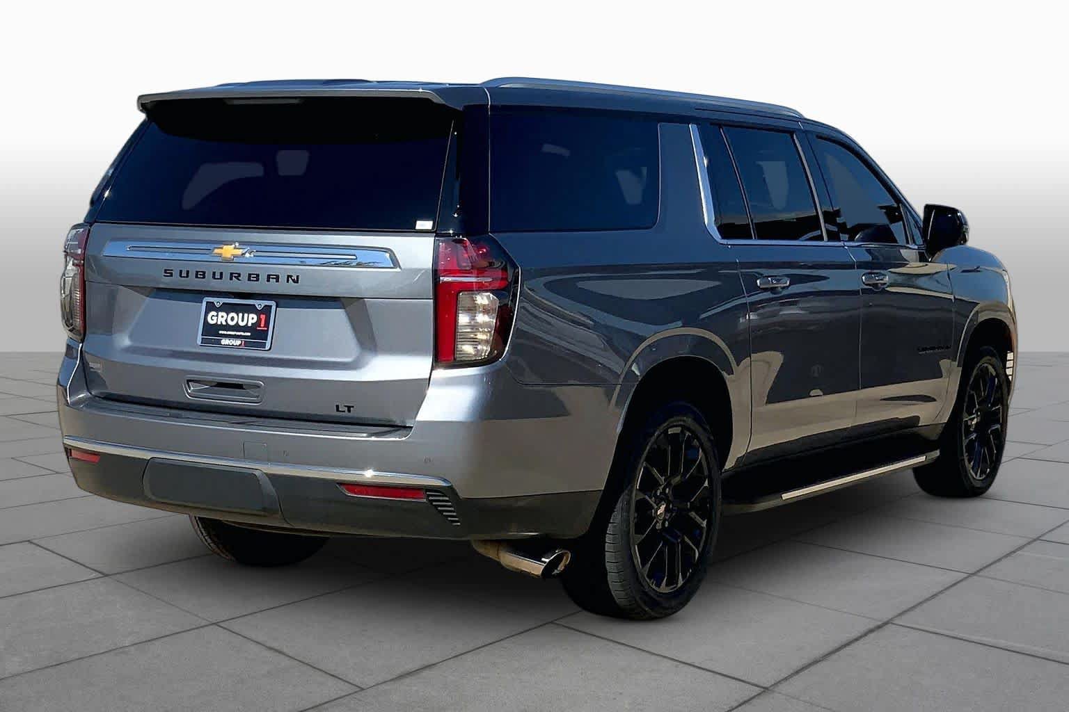 Used 2022 Chevrolet Suburban LT w/ LT Signature Package AWD/4WD image 13