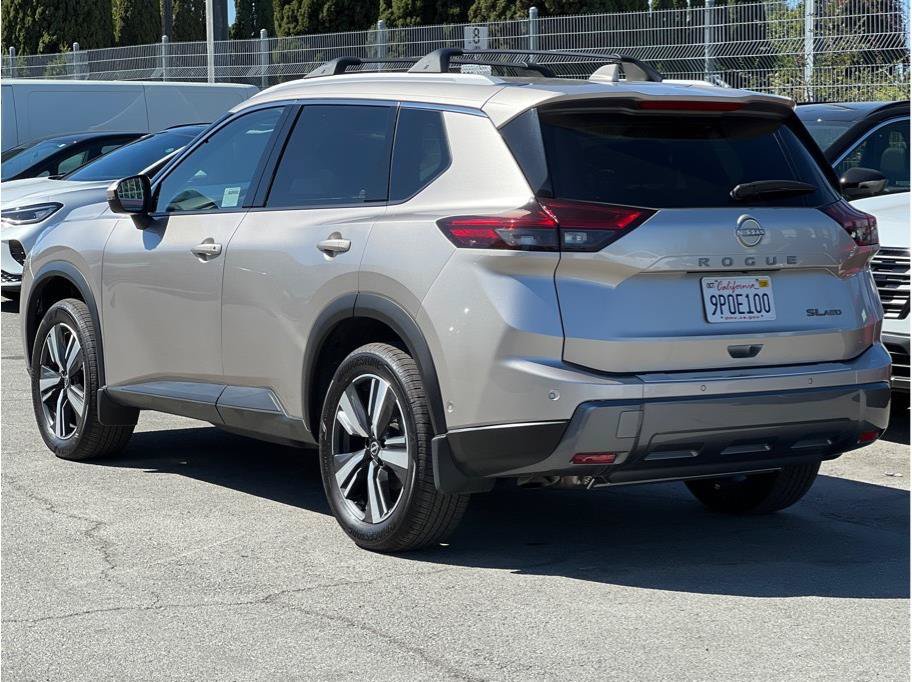 Used 2024 Nissan Rogue SL w/ SL Premium Package AWD/4WD image 6