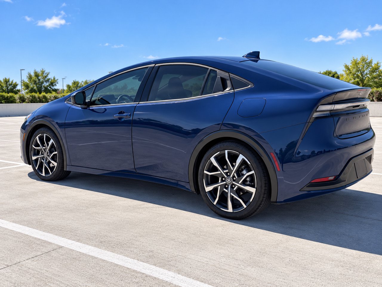 Used 2025 Toyota Prius Plug-In Hybrid FWD image 8