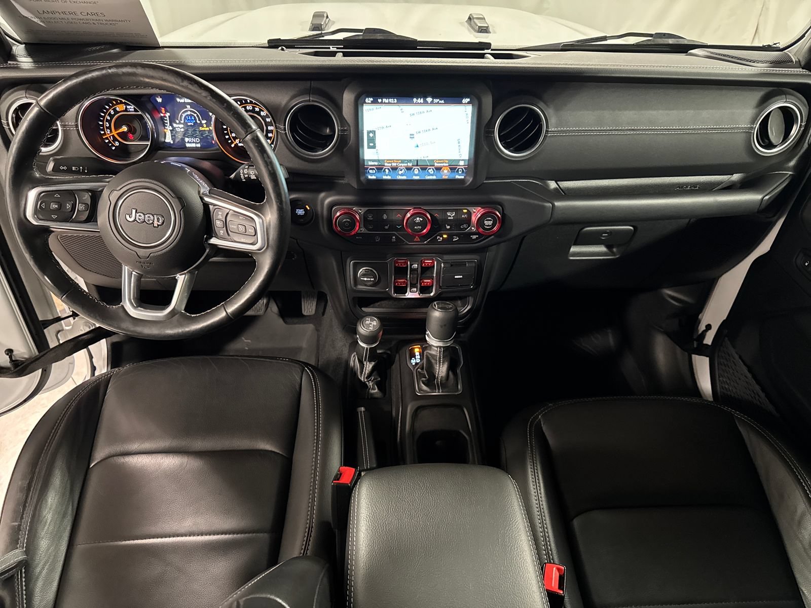 Used 2019 Jeep Wrangler Unlimited Sahara AWD/4WD image 3