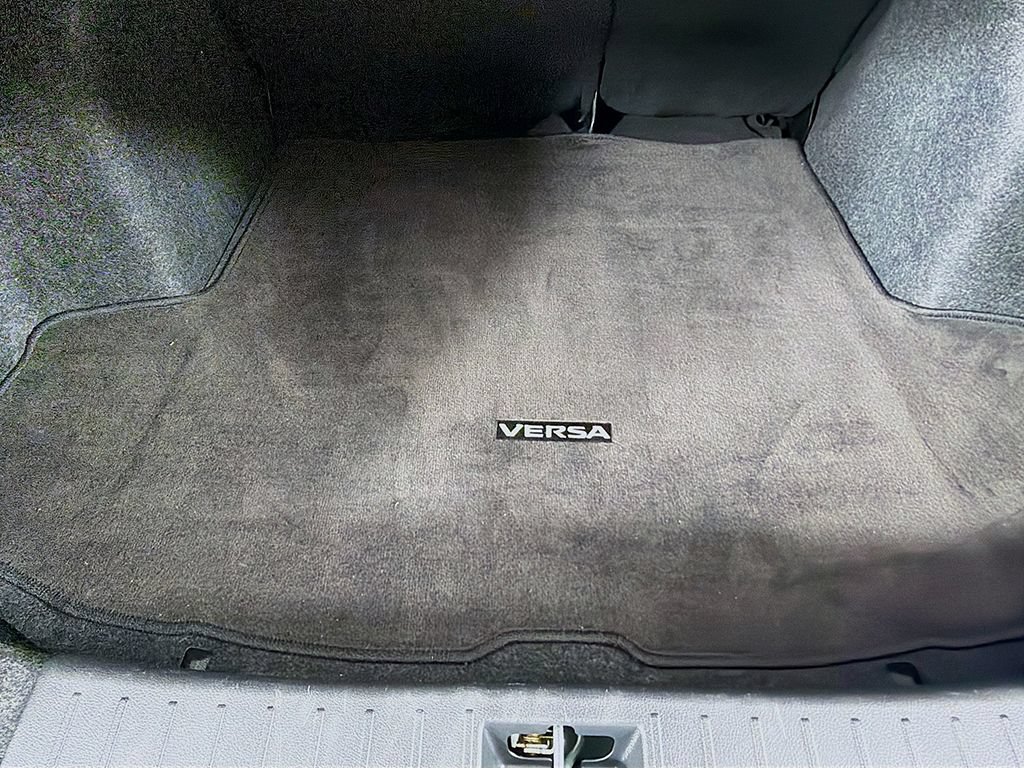 Used 2021 Nissan Versa SV FWD image 13