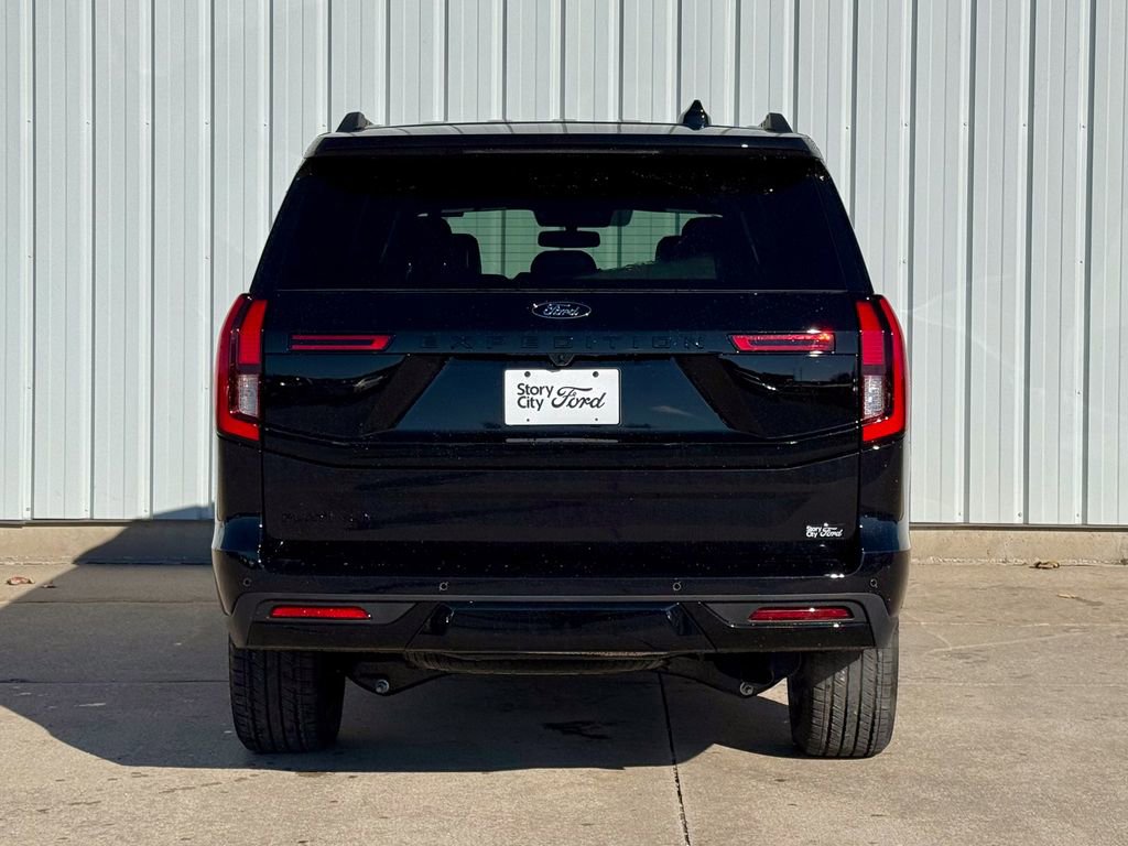 New 2025 Ford Expedition Platinum w/ Stealth Performance Package image 4