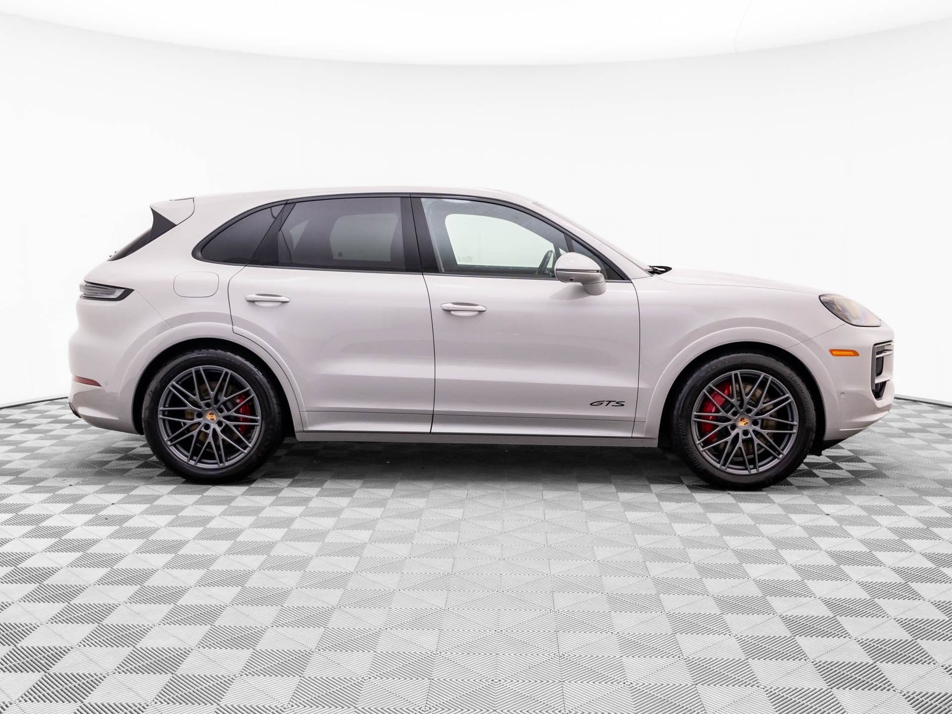 Used 2026 Porsche Cayenne GTS AWD/4WD image 7