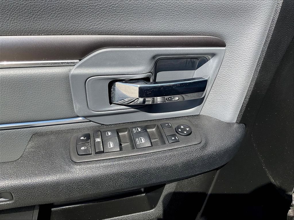 Used 2024 RAM 1500 Classic SLT AWD/4WD image 34
