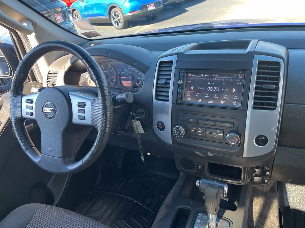 Used 2015 Nissan Frontier SV image 39