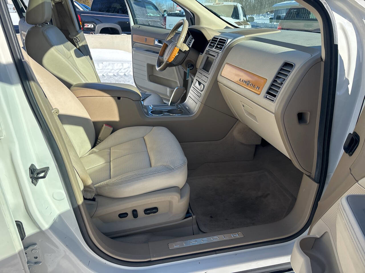 Used 2007 Lincoln MKX Base AWD 4dr SUV image 23