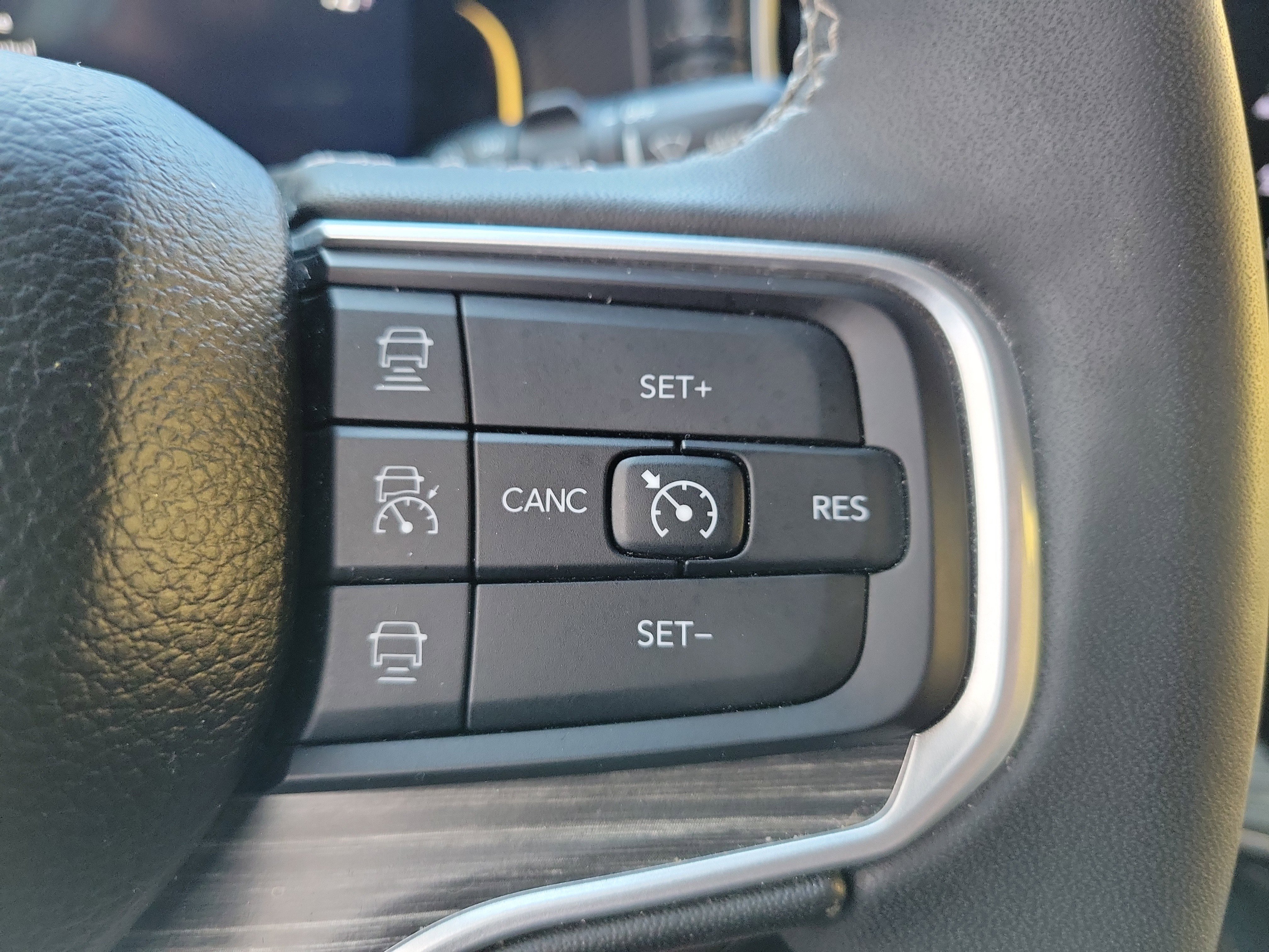 Used 2024 Jeep Wagoneer L Series II image 31