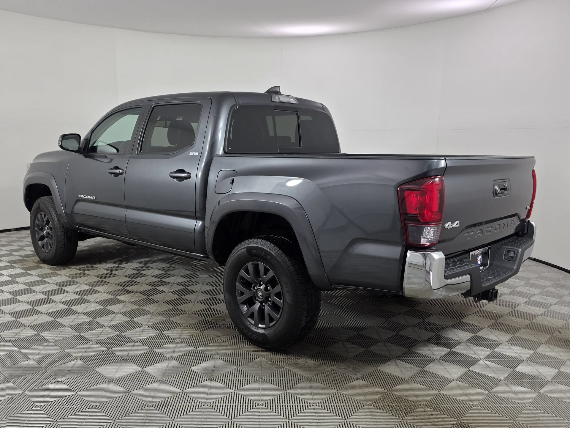 Used 2023 Toyota Tacoma SR5 AWD/4WD image 39