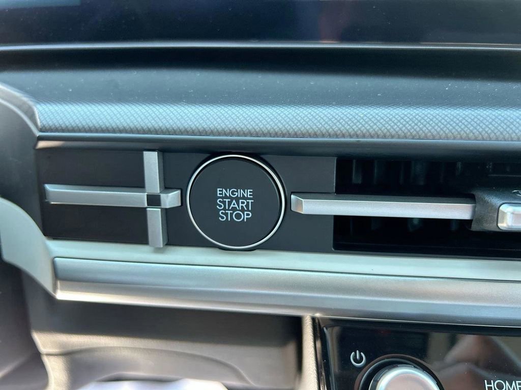 New 2026 Hyundai Santa Fe SE image 33