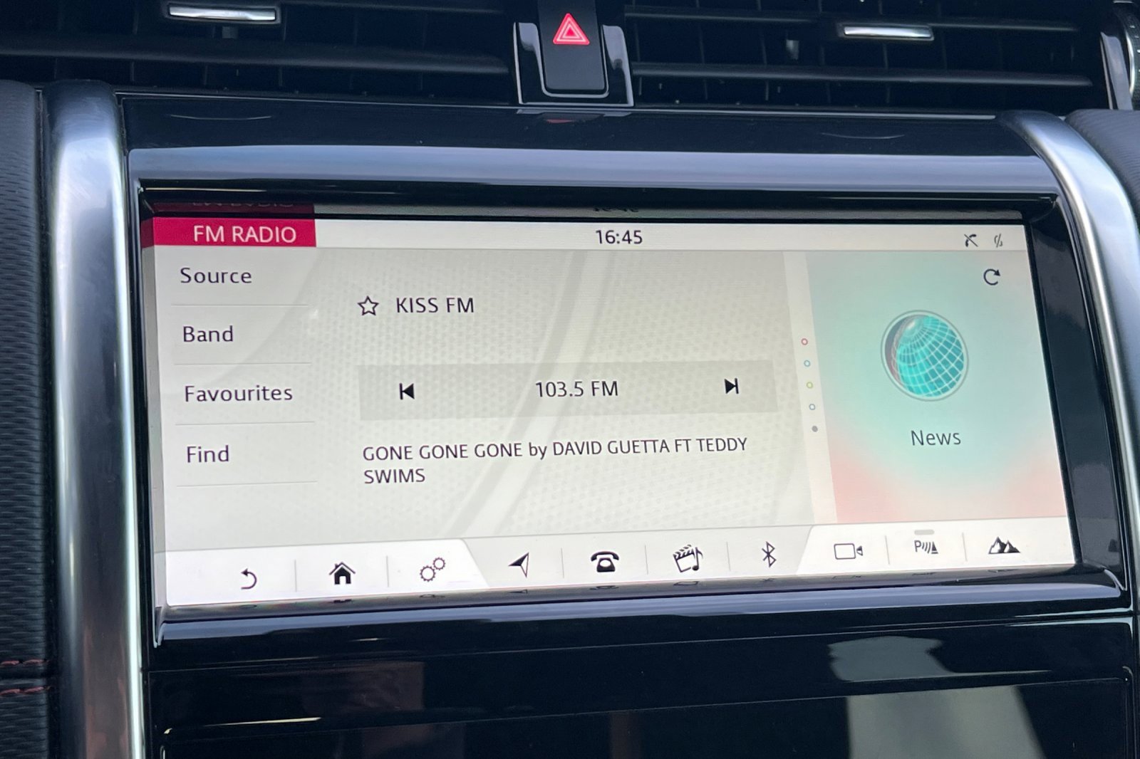 Used 2020 Land Rover Discovery Sport S R-Dynamic image 15