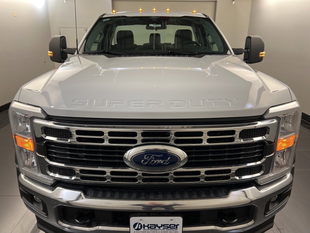 New 2025 Ford F550 4x4 Regular Cab Super Duty image 2