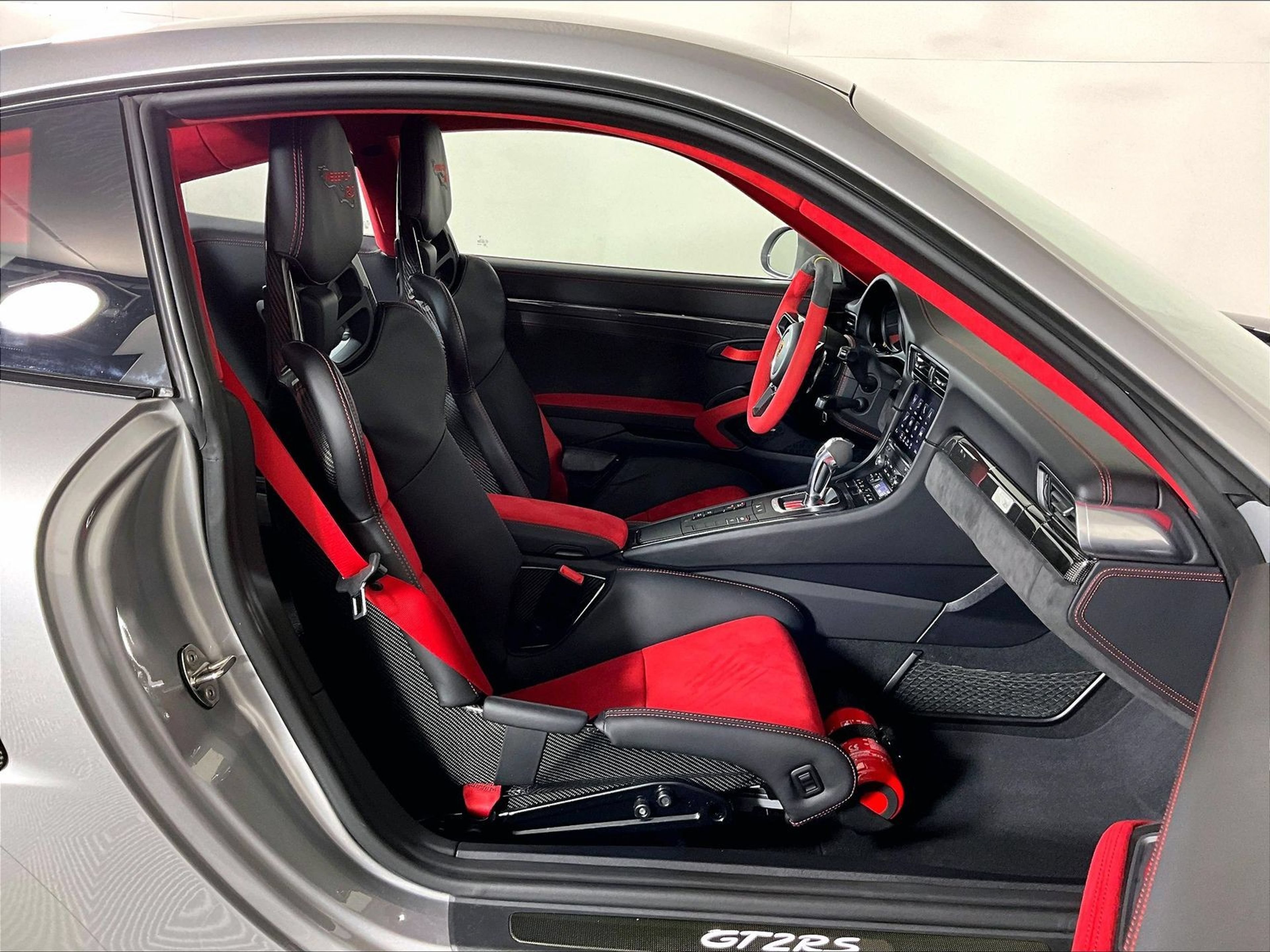 Certified 2018 Porsche 911 GT2 RS RWD image 18