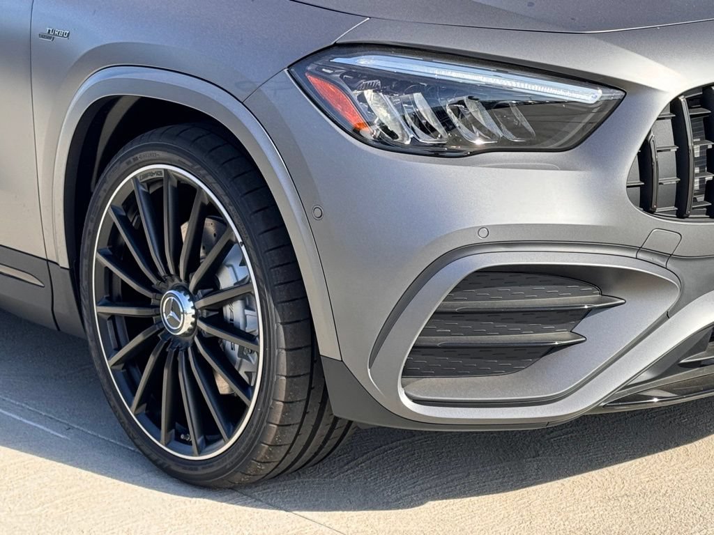 Used 2025 Mercedes-Benz GLA 35 AMG 4MATIC image 4