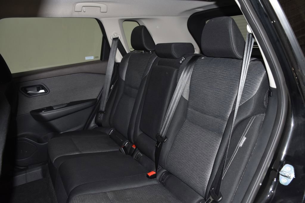 Used 2023 Nissan Rogue SV image 27