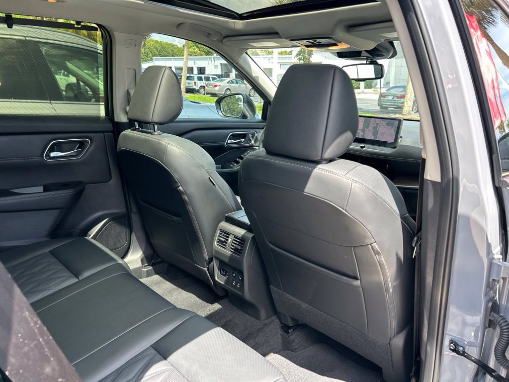 Certified 2026 Nissan Rogue Platinum w/ Platinum Premium Package AWD/4WD image 50