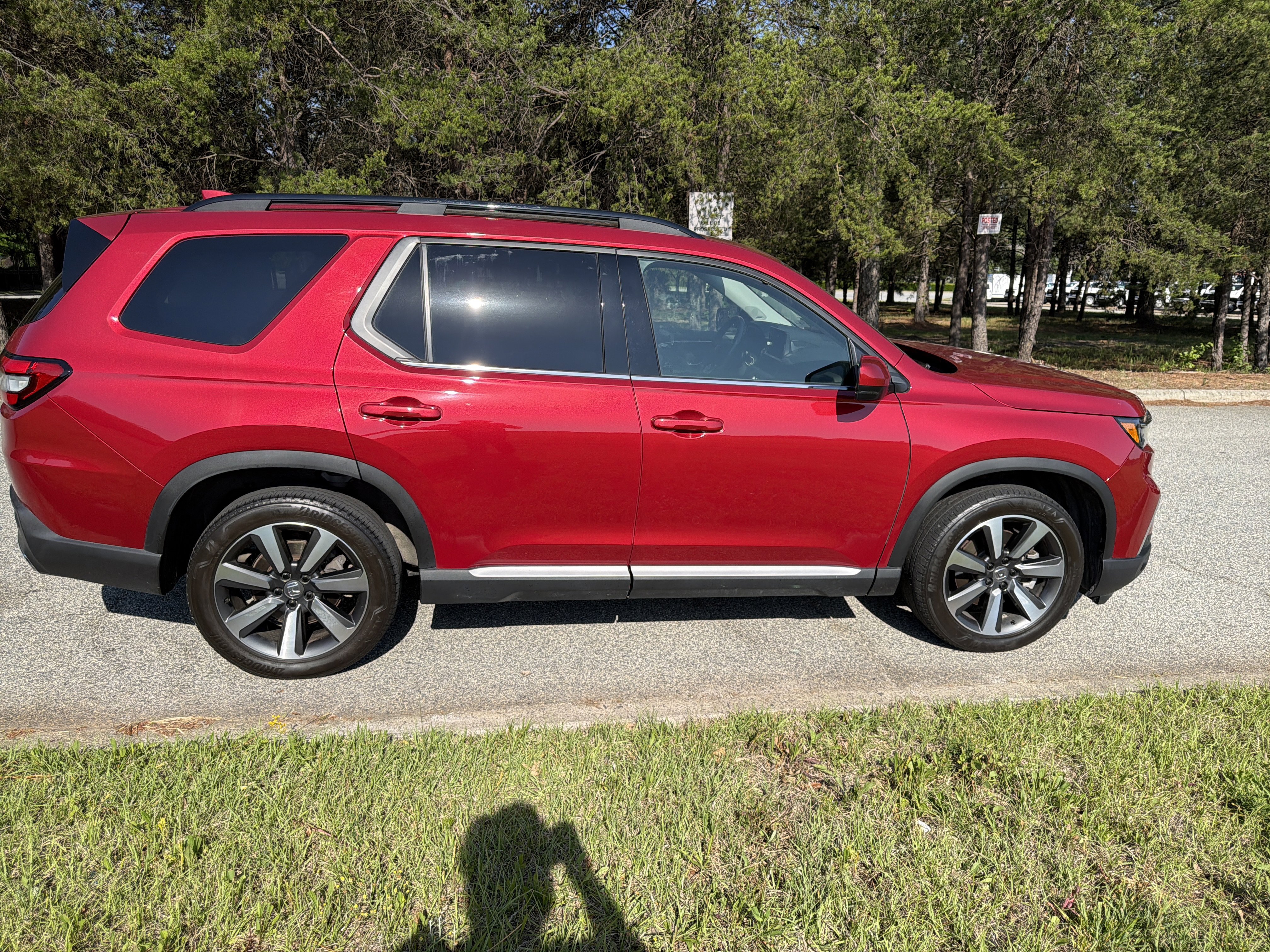 Used 2025 Honda Pilot Touring image 11