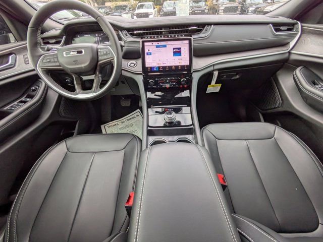 New 2025 Jeep Grand Cherokee Limited w/ Black Appearance Package RWD image 13