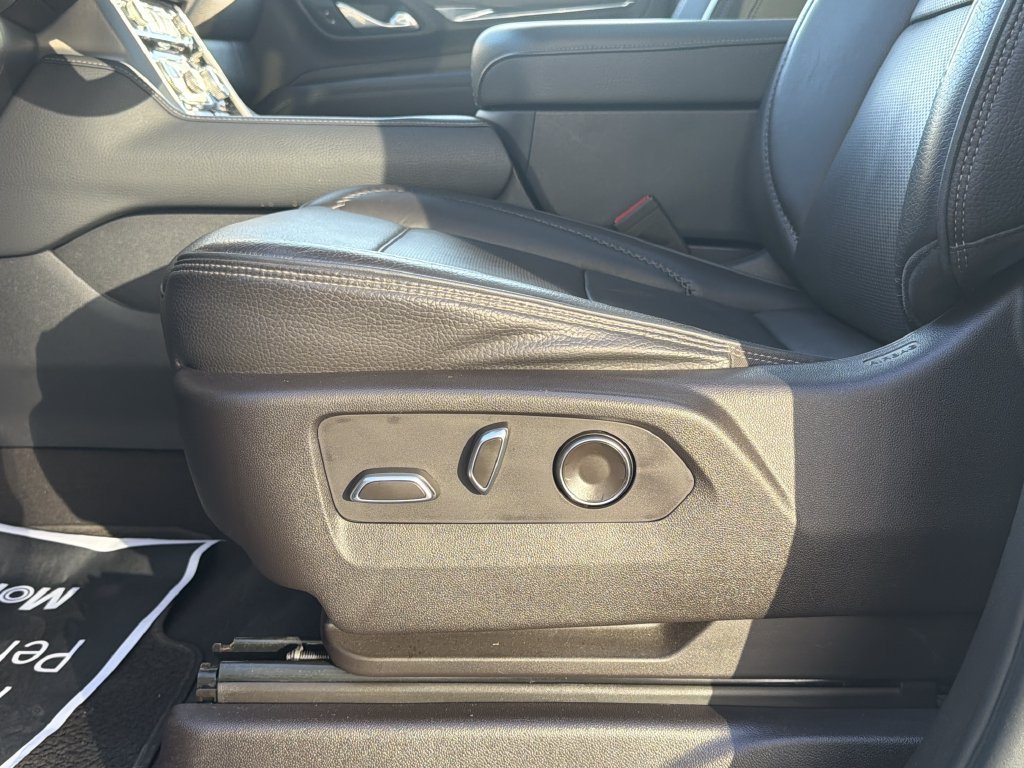 Used 2023 GMC Yukon Denali RWD image 22