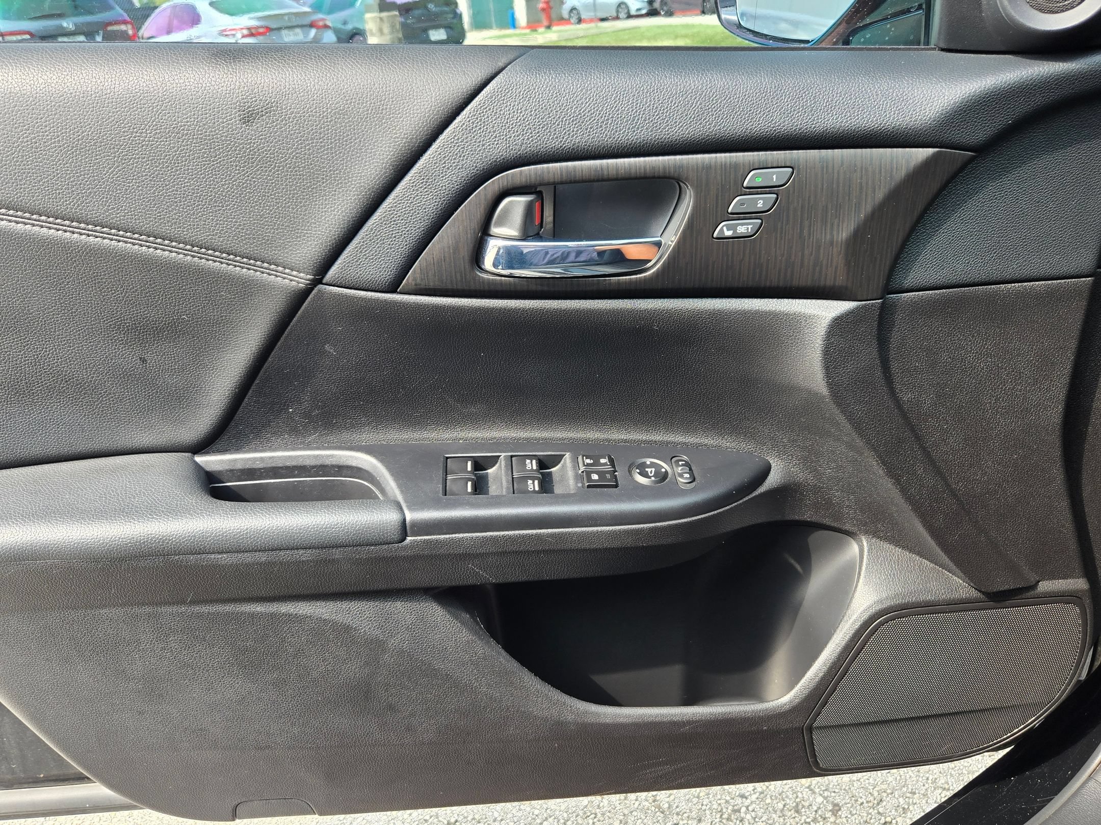 Used 2015 Honda Accord EX-L image 11